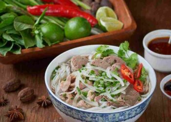 Hấp dẫn về mọi phương diện của tô phở Việt