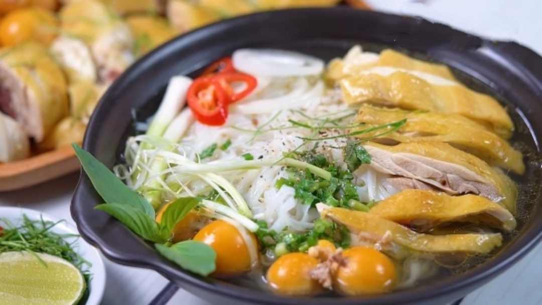 Điển hình cho tô phở gà thơm ngon, hấp dẫn