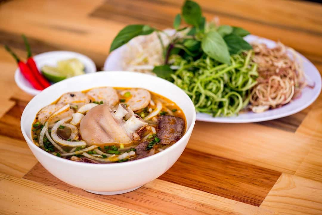 Cách nấu bún bò Huế ngon