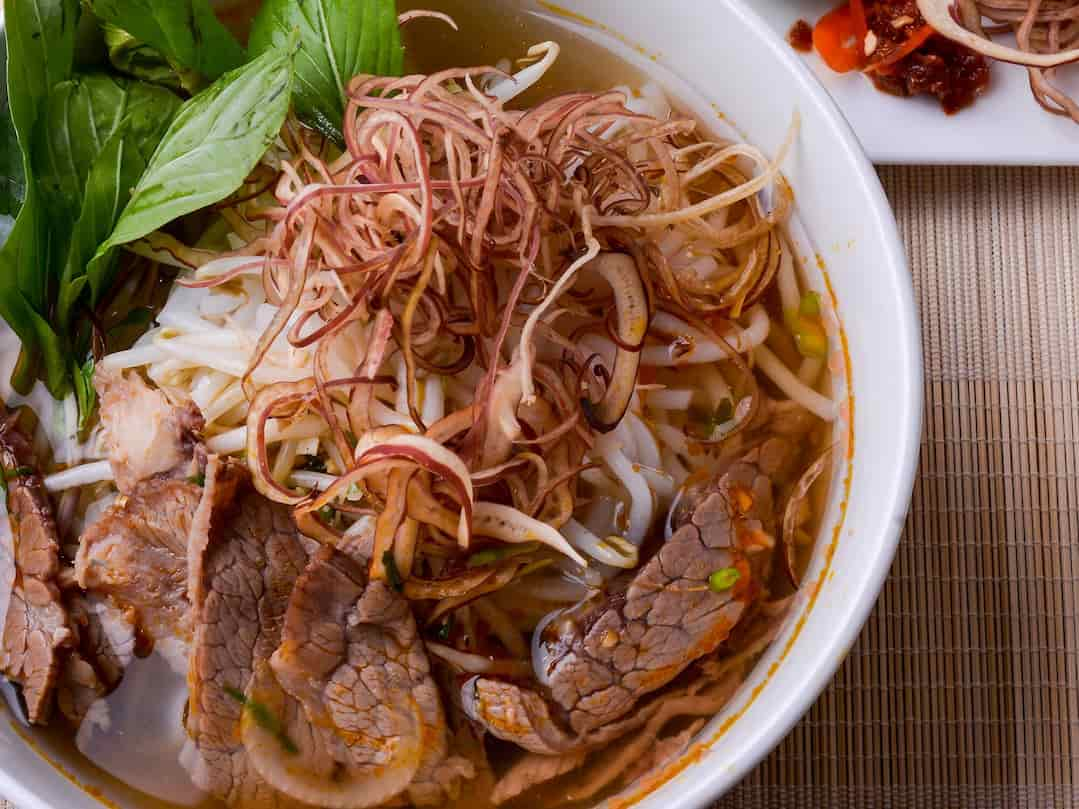 Bún Bò Huế Ngự Uyển hấp dẫn