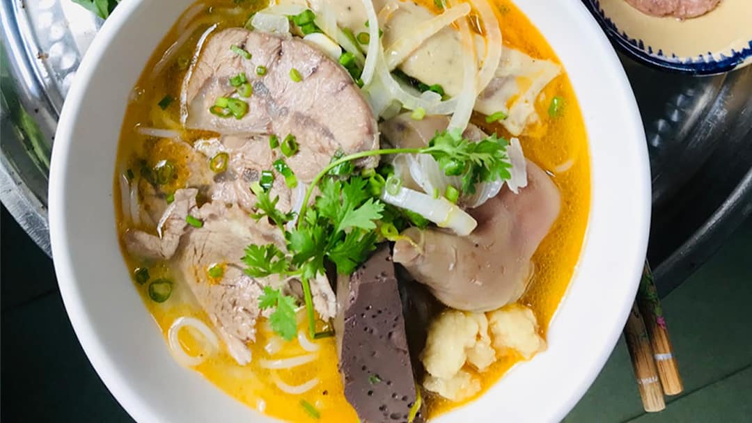 Bún bò Huế O Uông - Quán bún bò gần đây