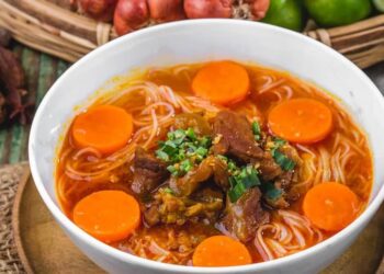 Nên chọn thịt bò nạc hoặc lẫn chút mỡ