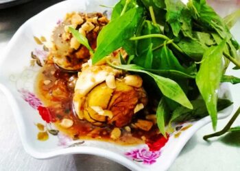 Sốt me sệt sệt trông ngon mắt