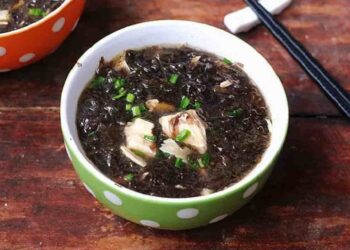 Sự kết hợp của rong biển, hạt sen, nấm, đậu hũ ngon và bổ dưỡng