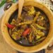Bắp bò chín mềm, đượm vị cay thơm của gừng, sả quyện nước sốt hơi sền sệt
