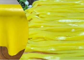 Tự làm sợi mì Quảng tươi nhà đơn giản