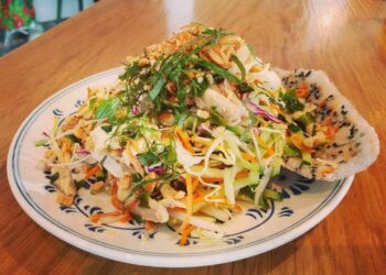 Cách thực hiện món nộm hoa chuối thịt gà