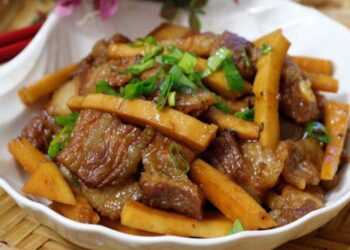 chế biến món thịt kho dừa