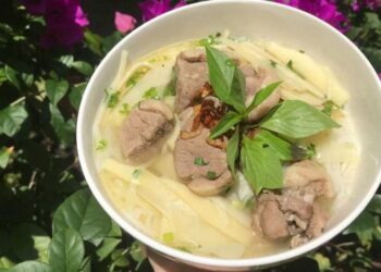 Món bún măng vịt hoàn thành