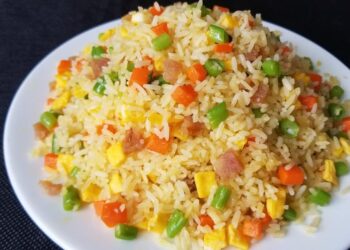 Chi tiết cách làm cơm chiên Dương Châu