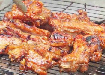 Ướp thịt nước món bún thịt nướng