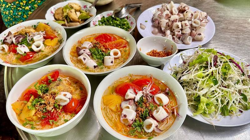 Bún mực Phú Yên