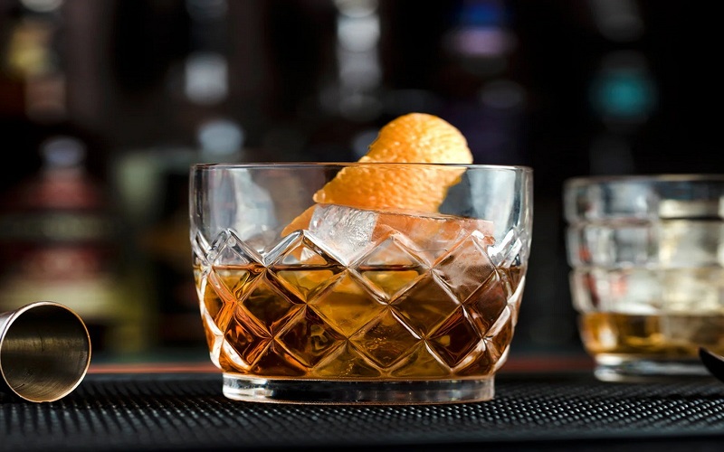 Ly Rocks truyền thống thân thấp đế nặng lý tưởng cho whisky nguyên bản