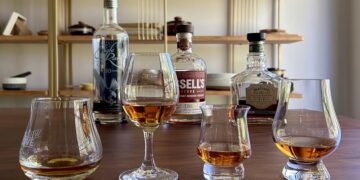 Ly Copita có chân dài miệng hẹp dành cho thưởng thức whisky nguyên vị